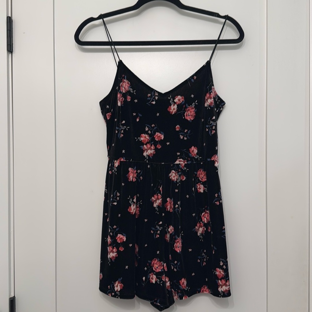 H&M floral romper, size 6